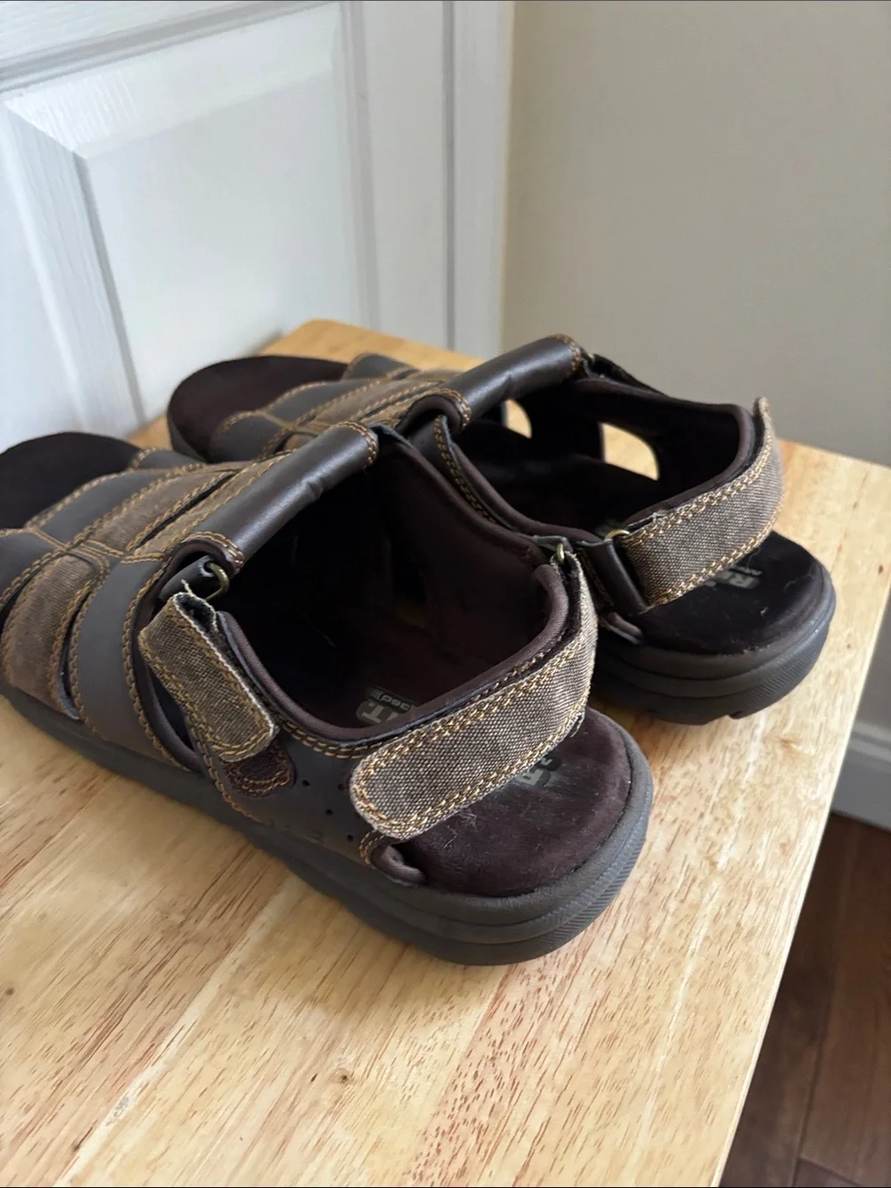 Skechers Mens Brown Strappy Fisherman Sandals Size 12 Memory Foam Relaxed Fit